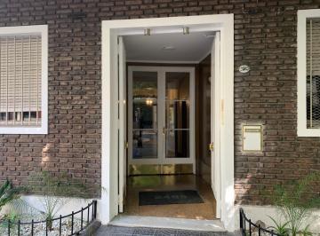 Entrada al edificio  · Oportunidad! Departamento de 3 Ambientes - Muy Buena Ubicación.
