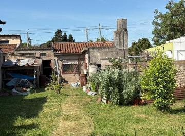 Casa · 103m² · Venta Casa en Castelar Sur, Barrio Santa Rosa