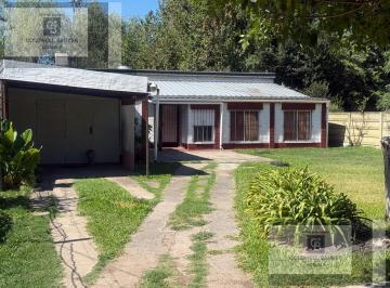 Quinta vacacional · 110m² · 4 Ambientes · 2 Cocheras · Venta / Alquiler Casa en Villa Rosa