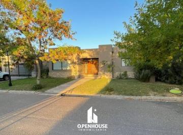 Casa · 260m² · 12 Ambientes · 3 Cocheras · Casa en Viñas de Boedo