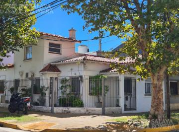Casa · 135m² · 4 Ambientes · 1 Cochera · Casa 4 Ambientes en Florida Vicente Lopez