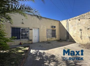 Casa · 95m² · 3 Ambientes · 2 Cocheras · Casa en Solano, a Pasos de Av Donato Alvarez