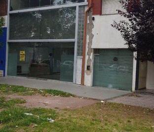 Local comercial · 200m² · Amplio Local de 200 m² Sobre Av Libertad - Nueva Pompeya