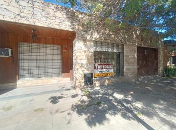 Casa · 136m² · 3 Ambientes · 1 Cochera · Venta Casa Apto Credito