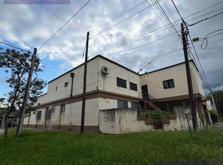 Casa · 300m² · 6 Ambientes · 2 Cocheras