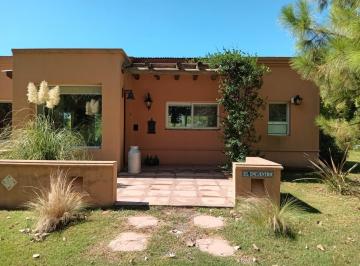 Casa · 161m² · 4 Ambientes · Casa en Alquiler 4 Ambientes en Barrio de Chacras La Oración de Luján
