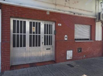 Casa · 75m² · 2 Ambientes · 1 Cochera · Casa a Modernizar/refaccionar en Fomento