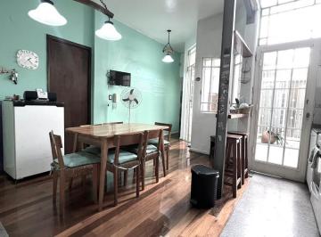 PH · 147m² · 5 Ambientes · PH en Flores