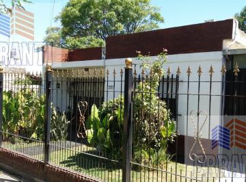 Casa · 64m² · 3 Ambientes · 1 Cochera · Venta Casa en Pontevedra