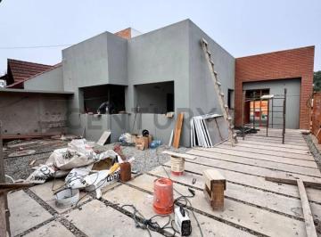 Casa · 110m² · 3 Dormitorios · 2 Cocheras · Venta Casa a Estrenar Entre Caminos City Bell 18 E/ 479 y 480