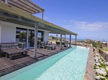Casa · 1000m² · 7 Ambientes · 1 Cochera · Casa en Venta en José Ignacio – 6 Suites, Vista Al Mar, Piscina, Parrillero y Gran Terreno de 1.000