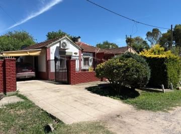 Casa · 80m² · 3 Ambientes · 1 Cochera · Casa en Venta en Jeppener