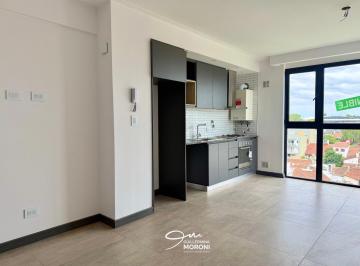 Departamento · 3 Ambientes · 1 Cochera · Departamento de Tres Ambientes a Estrenar, Al Frente con Balcón y Espacio de Cochera, Av Paso 3500