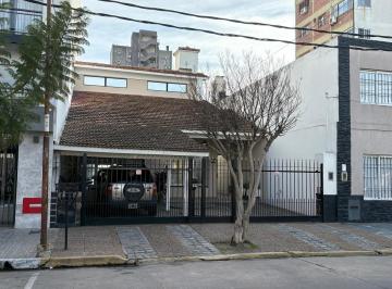 Casa · 250m² · 5 Ambientes · 2 Cocheras · Venta, Casa, 5 Ambientes, Apto Crédito, Quincho, Parrilla, Playroom, Patio, 2 Cocheras, San Justo