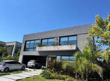 Casa de 6 ambientes, Ezeiza · Casa en Venta Barrio Privado Terralagos