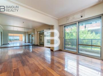 Departamento · 212m² · 5 Ambientes · 1 Cochera · Departamento de 5 Ambientes con Cochera en Venta en Recoleta