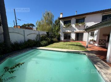 Casa · 228m² · 5 Ambientes · Casa Colonial en Venta, con Techo de Tejas, en La Merced, Lomas de San Isidro