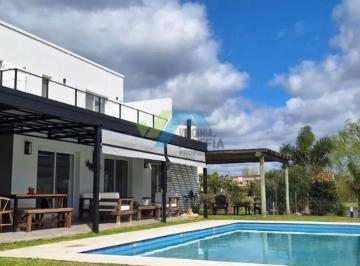 Casa · 209m² · 5 Ambientes · 2 Cocheras · Casa en Venta en El Cantón Norte, El Cantón, Escobar