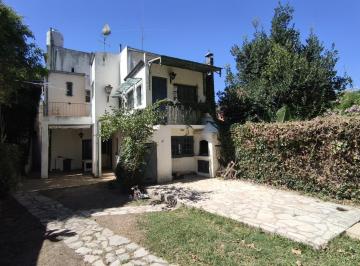 Casa · 260m² · 4 Ambientes · Casa en Alquiler en Quilmes