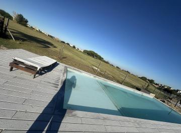 Casa · 221m² · 5 Ambientes · 2 Cocheras · Casa en El Canton - Golf