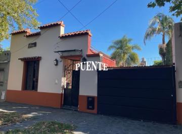 Casa · 140m² · 4 Ambientes · 1 Cochera · Casa en Temperley Este