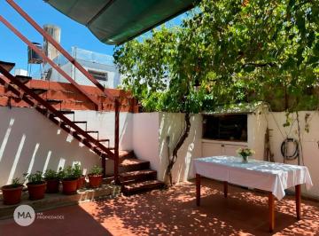 Casa · 90m² · 6 Ambientes · Casa de Pasillo de 3 Dorm. - Olive 1400 - Arroyito Rosario | Venta