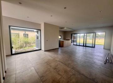 Casa de 5 ambientes, Pilar · Venta Santo Tomas 3 Dorm. y Escritorio