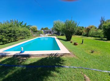 Casa · 225m² · 6 Ambientes · 1 Cochera · Casa en Villa Amelia