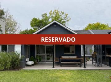 Casa · 136m² · 6 Ambientes · 1 Cochera · *reservada* Casa Barrio Cerrado Los Alamos 5 Ambientes Jardín Rincon de Milberg Tigre Venta