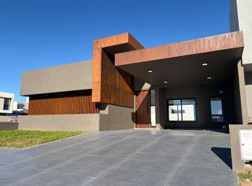 Casa de 6 ambientes, Córdoba · Casa de 3 Dorm Planta Baja Frente a Plaza - Terrazas de Manantiales Dueño Vende