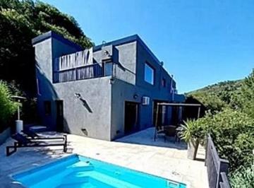 Casa · 200m² · 3 Dormitorios · 2 Cocheras · Casa Venta La Cumbre B. La Loma 3 Dorm. Exclusiva Z. Golf