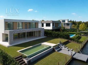 Casa · 500m² · 10 Ambientes · 2 Cocheras · Casa 5 Dorm. con Parrila y Pileta en Virazon Nordelta