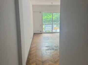 Departamento · 77m² · 5 Ambientes · Departamento en 3 de Febrero Al 1200