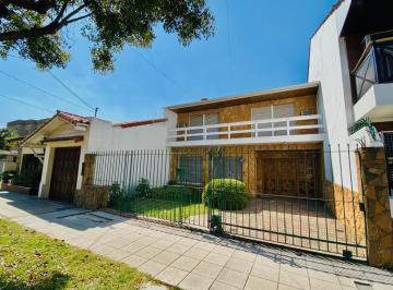 Casa · 228m² · 4 Ambientes · 2 Cocheras · Casa - Lomas de Zamora Oeste