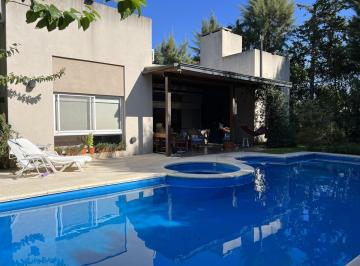 Casa · 147m² · 5 Ambientes · Venta | Luminosa Casa Racionalista | Barrio Priv La Arboleda