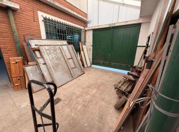 Bodega-Galpón Alquiler  · Bodega - Galpón de 290 m² en Alquiler en Villa Luzuriaga