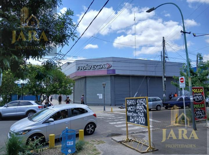 Local comercial · 730m²
