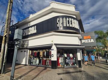 Local comercial · 80m² · Local 9 de Julio Esquina Ohiggins - Lanús Este