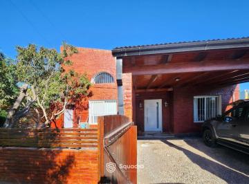 Casa · 130m² · 5 Ambientes · 2 Cocheras · Venta | Permuta - Casa 3 Dorm., Patio y Pileta - Barrio Alvear, Rosario.