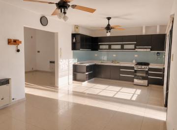 Casa de 13 ambientes, Córdoba · Casa en Venta - 276 m² - Nuevo Poeta Lugones - Apto Crédito