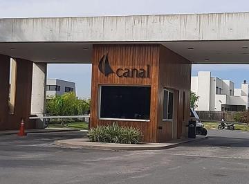Casa de 4 ambientes, Tigre · Casa Moderna de Hormigón en Venta con Amarra en Barrio Náutico Canal, Villanueva, Tigre.