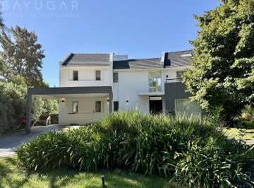 Casa · 207m² · 5 Ambientes · 5 Cocheras · Venta Casa - Country Abril Club de Campo