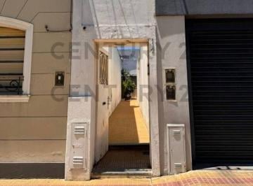Casa · 112m² · 4 Ambientes · Calle 68 E/ 17 y 18 | Casa a Reciclar 247 m² de Lote a m de Av 19 y Parque Saavedra