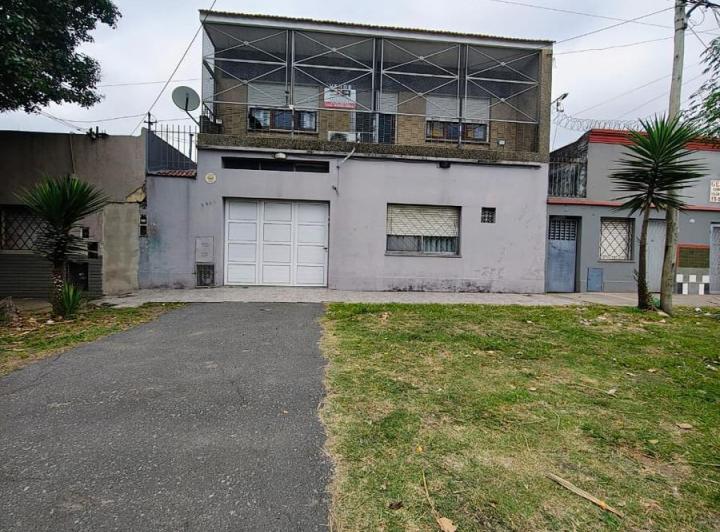 Casa · 219m² · 4 Dormitorios