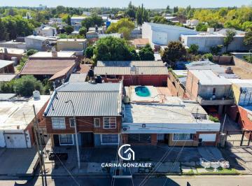 Edificio · 750m² · 3 Cocheras · Edificio Comercial en Plottier