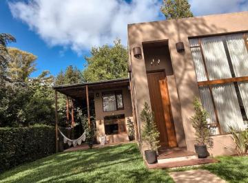 Casa · 270m² · 4 Ambientes · 2 Cocheras · Casa en Barrio Parque Leloir