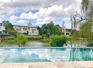 Pileta · Casa en Venta Ubicado en Los Castores, Nordelta, G. B. a. Zona Norte
