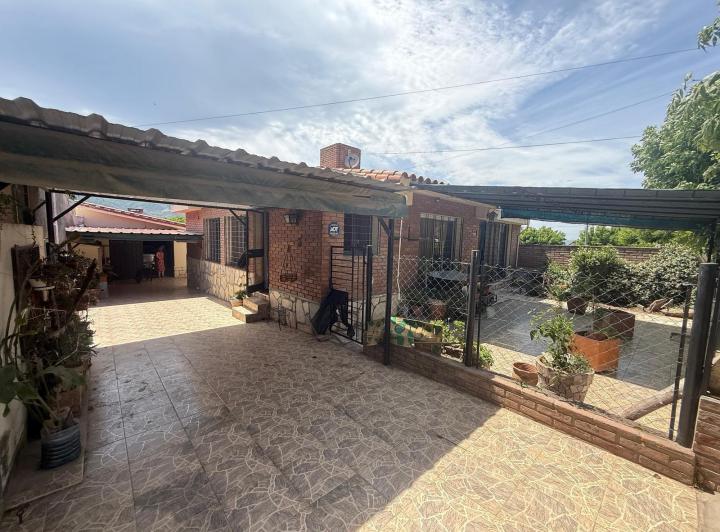 Casa · 206m² · 9 Ambientes · 1 Cochera