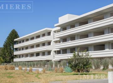 Departamento · 47m² · 2 Ambientes · 1 Cochera · Departamento en Venta en Saravi Village