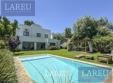Casa · 221m² · 6 Ambientes · 6 Cocheras · Casa Moderna en La Delfina, Pilar